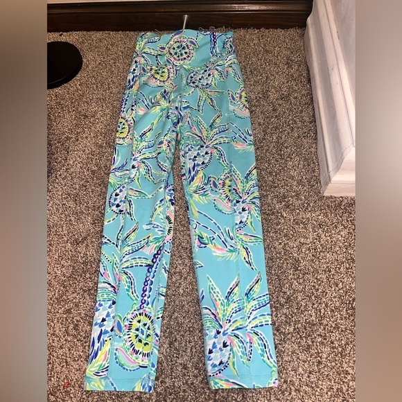 Lilly Pulitzer Pants - Lilly Pulitzer Luxletic Weekender High Rise midi Bermuda Blue Turtle SZ Size XS